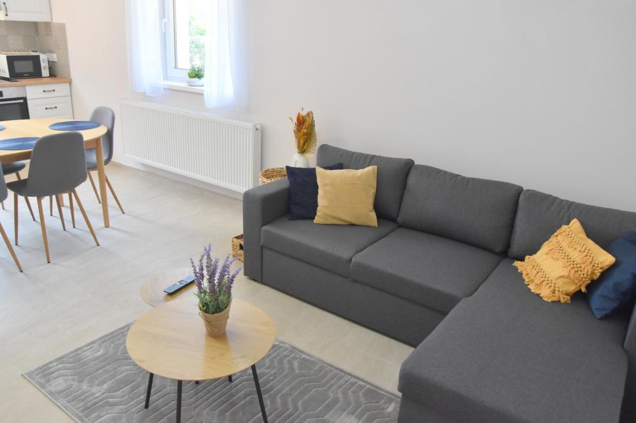 Voeroesko Apartmanhaz Balatonalmádi Dış mekan fotoğraf